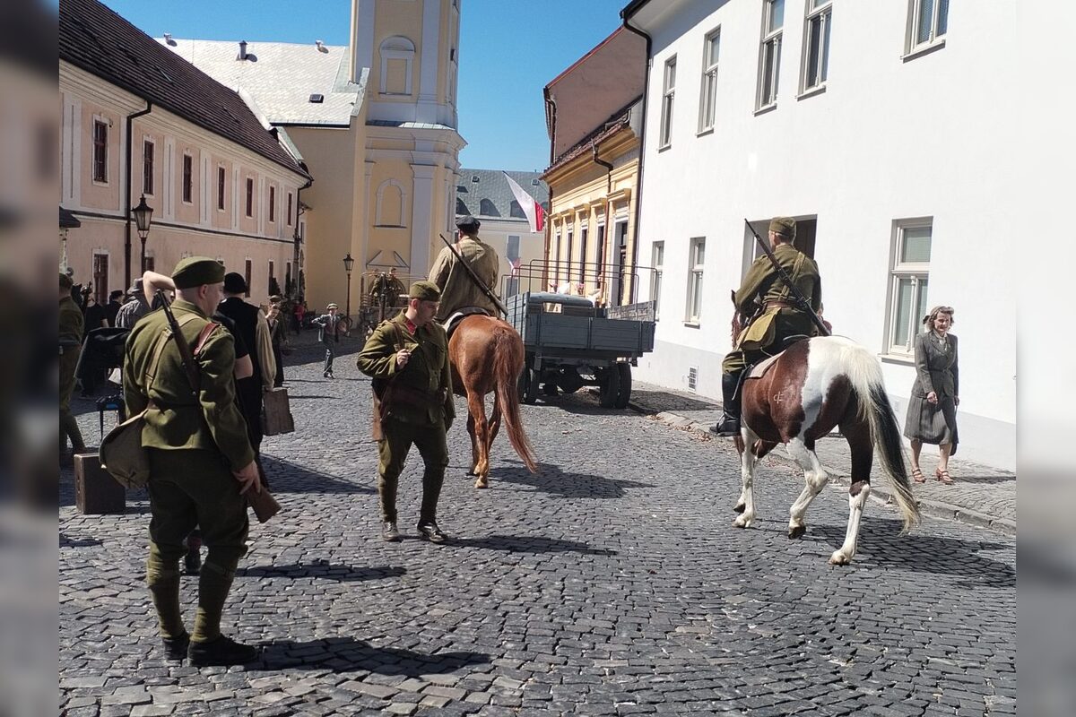 FOTO: Nakrúcanie filmu Autobus do Vlčích dier v Nitre, foto 19
