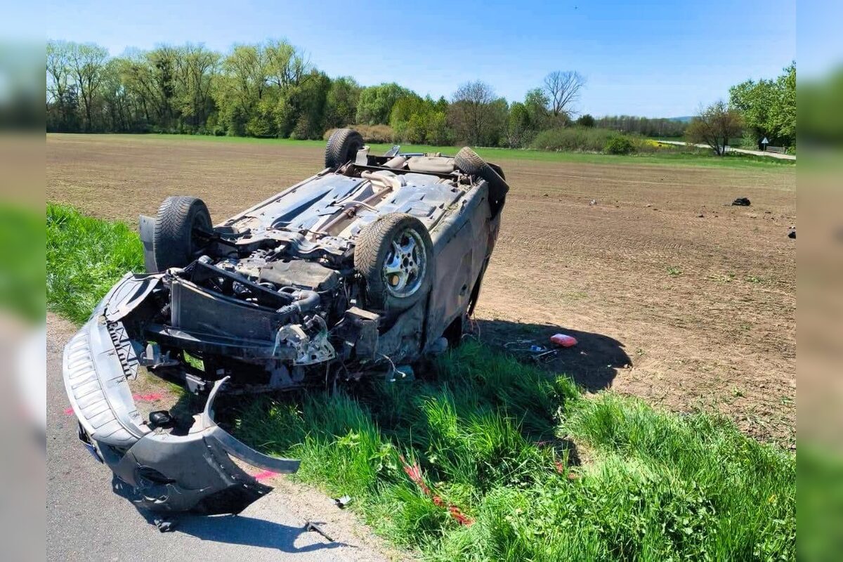 FOTO: Víkend v Nitrianskom kraji sa niesol v znamení vážnych dopravných nehôd, foto 3