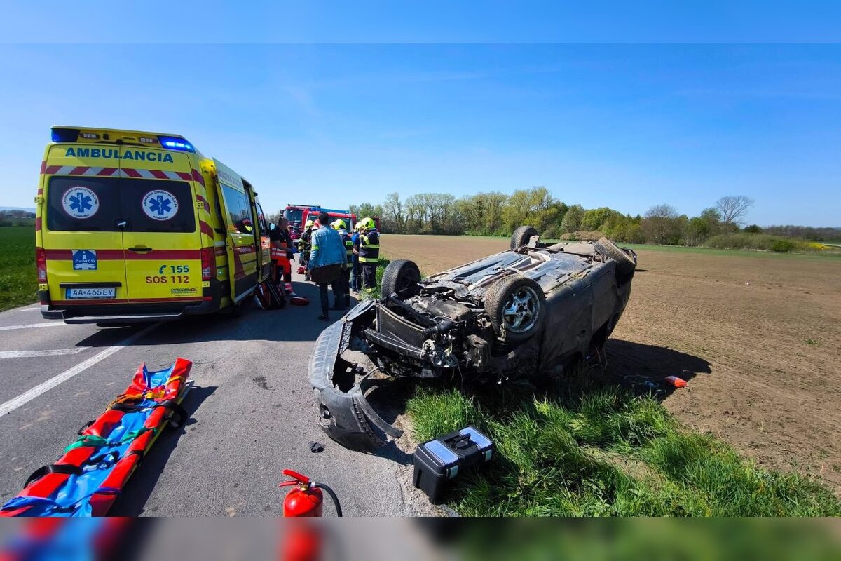 FOTO: Nehoda medzi obcami Búč a Bátorove Kosihy, foto 1