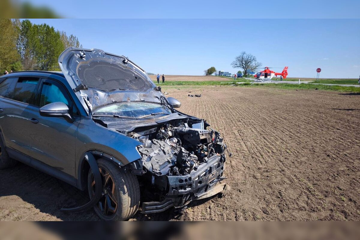FOTO: Nehoda medzi obcami Búč a Bátorove Kosihy, foto 2