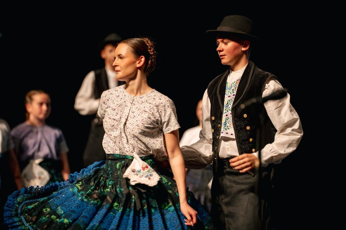 FOTO: Galavečer pri príležitosti osláv 40. výročia DFS Borinka v DAB v Nitre, foto 8