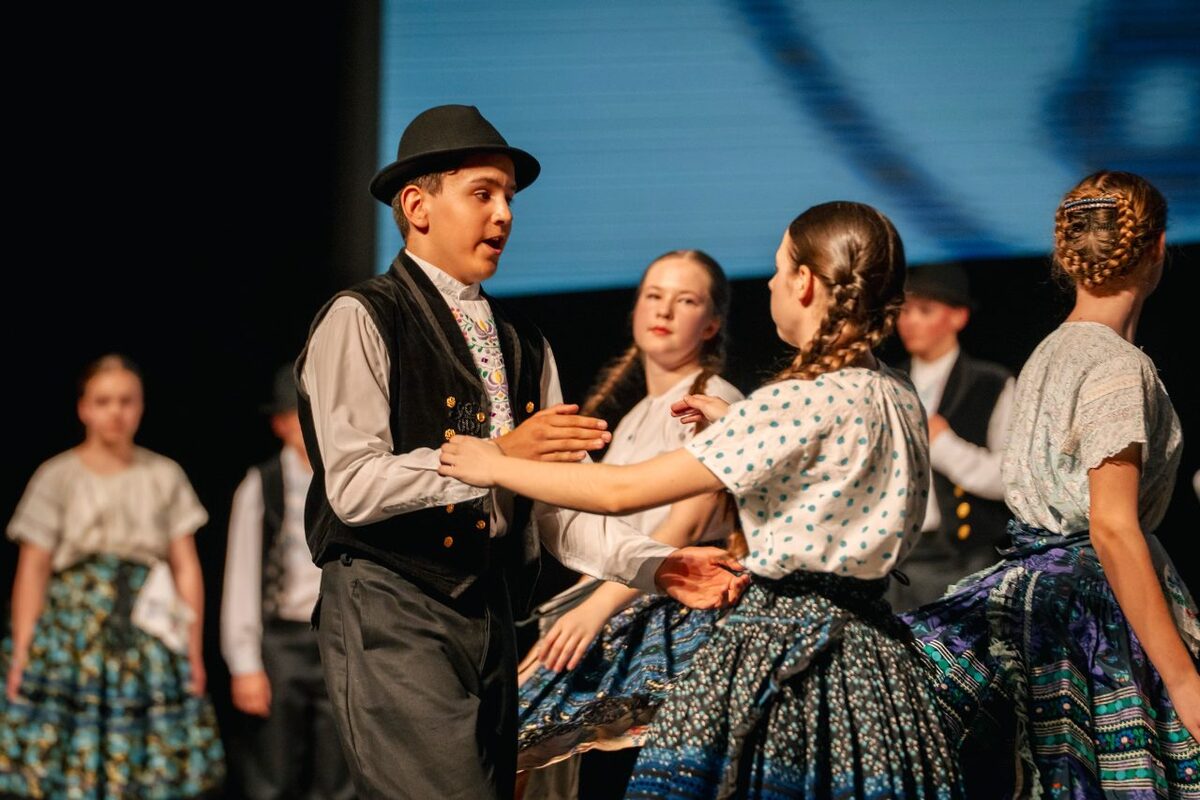 FOTO: Galavečer pri príležitosti osláv 40. výročia DFS Borinka v DAB v Nitre, foto 16