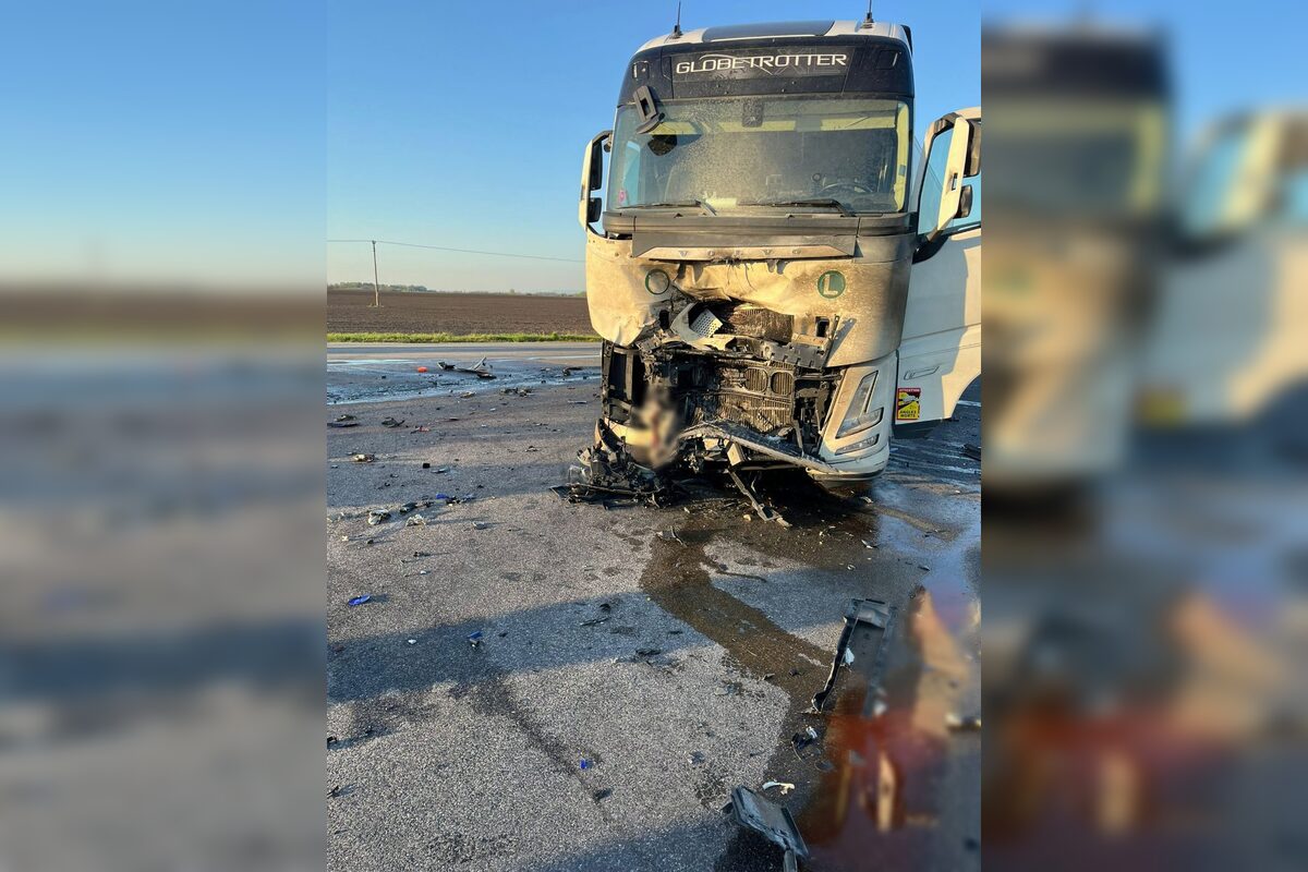 FOTO: Tragická zrážka motorkára s kamiónom za Novými Zámkami , foto 1