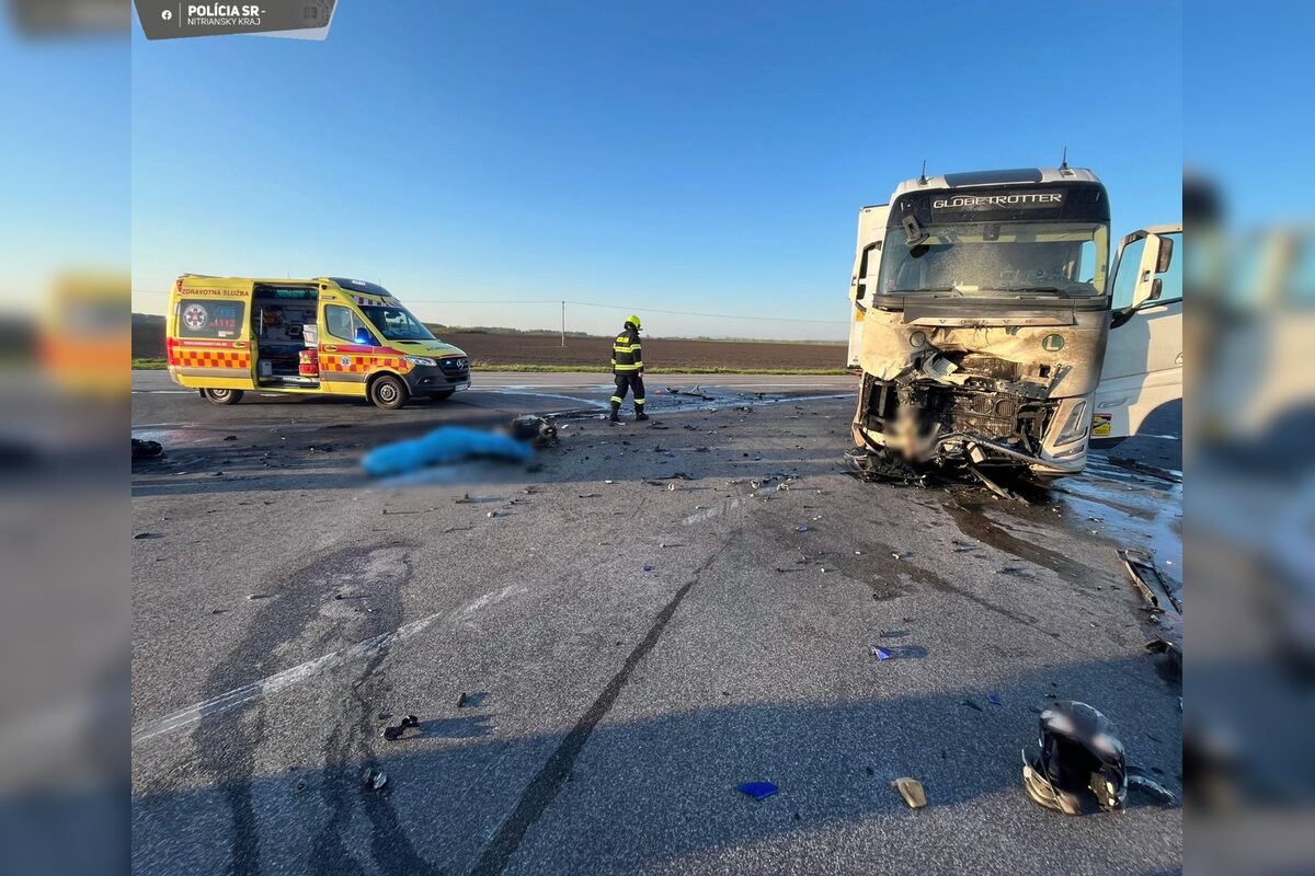 FOTO: Tragická zrážka motorkára s kamiónom za Novými Zámkami , foto 3