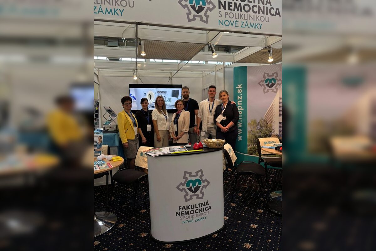 FOTO: Sestra si prevzala cenu za dlhoročnú prácu na podujatí MediFutura., foto 3