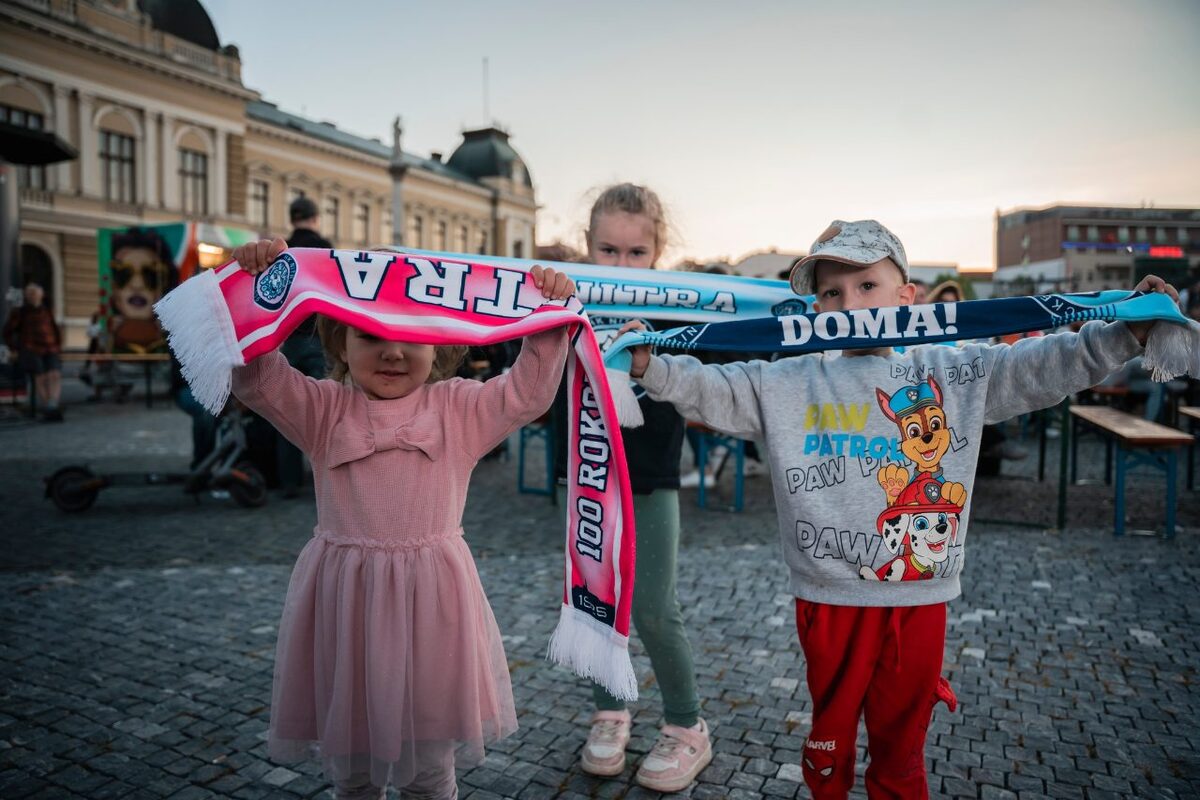 FOTO: Fandenie vo fanzóne na námestí 2026, foto 1