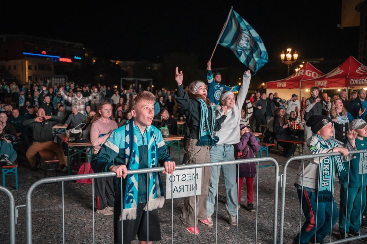 FOTO: Fandenie vo fanzóne na námestí 2026, foto 16