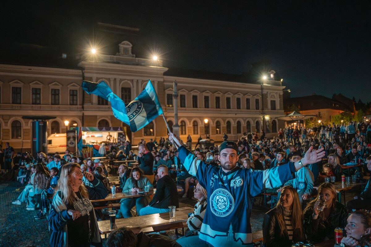 FOTO: Fandenie vo fanzóne na námestí 2026, foto 17