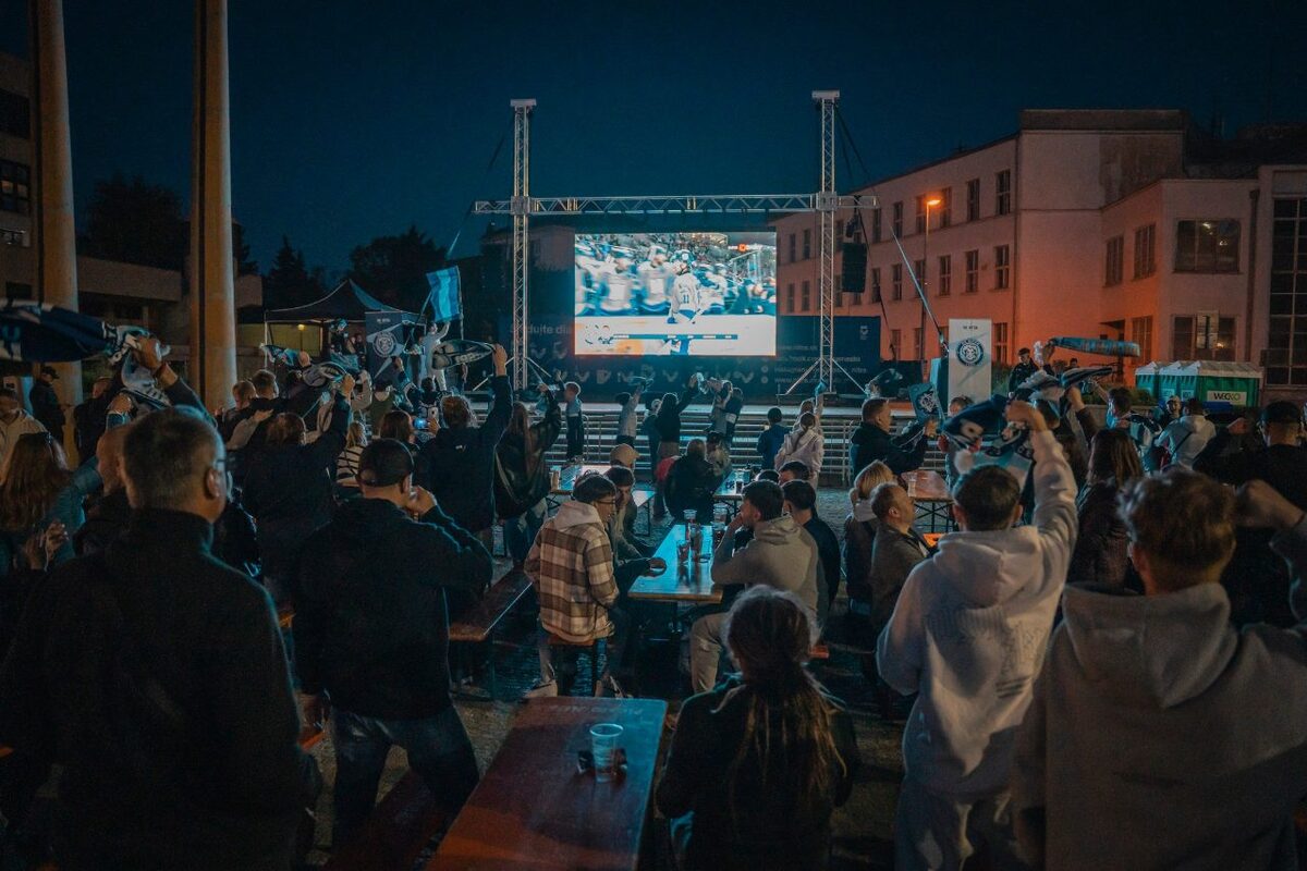 FOTO: Fandenie vo fanzóne na námestí 2026, foto 19
