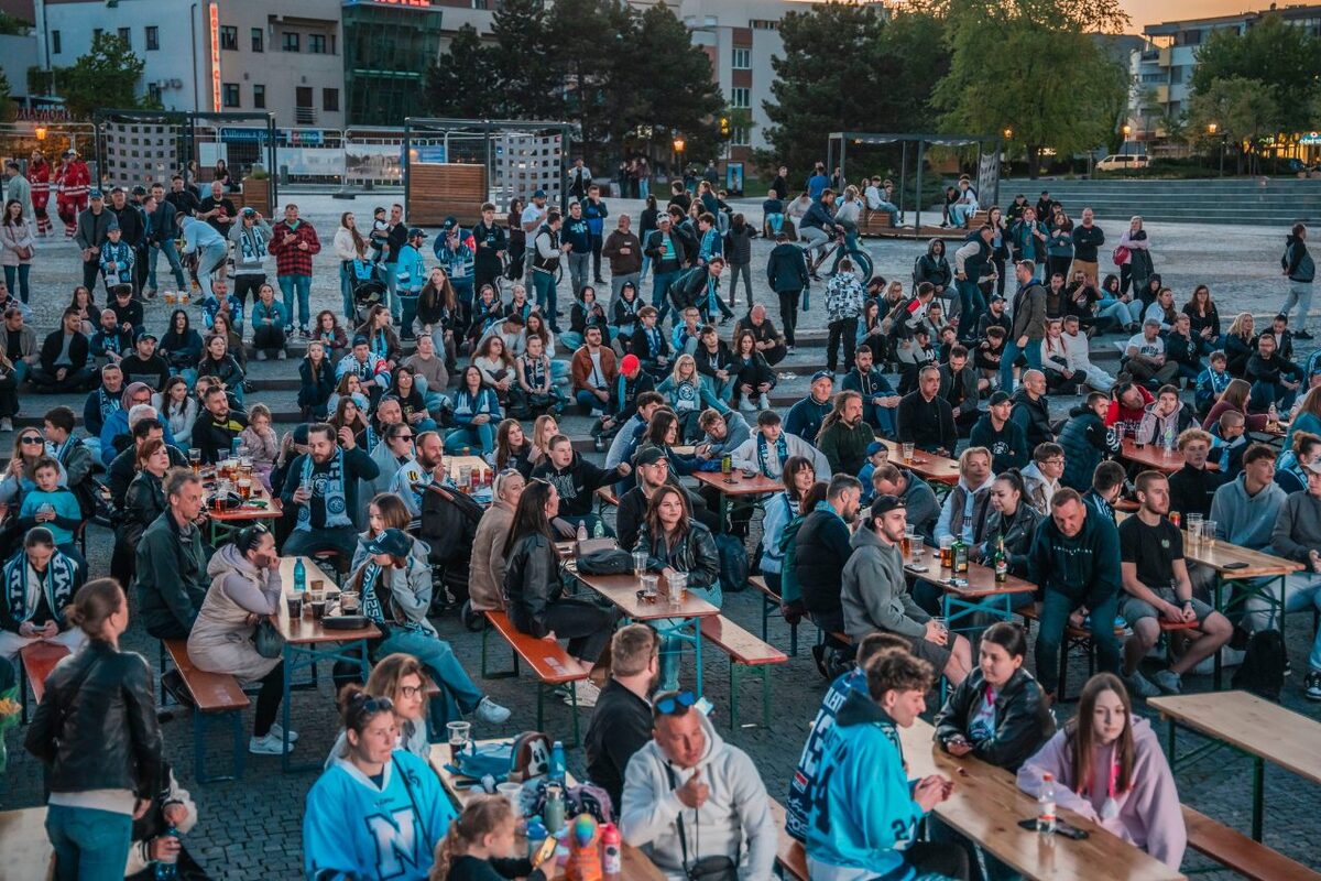 FOTO: Fandenie vo fanzóne na námestí 2026, foto 20