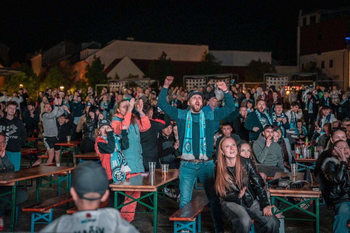 FOTO: Fandenie vo fanzóne na námestí 2026, foto 24
