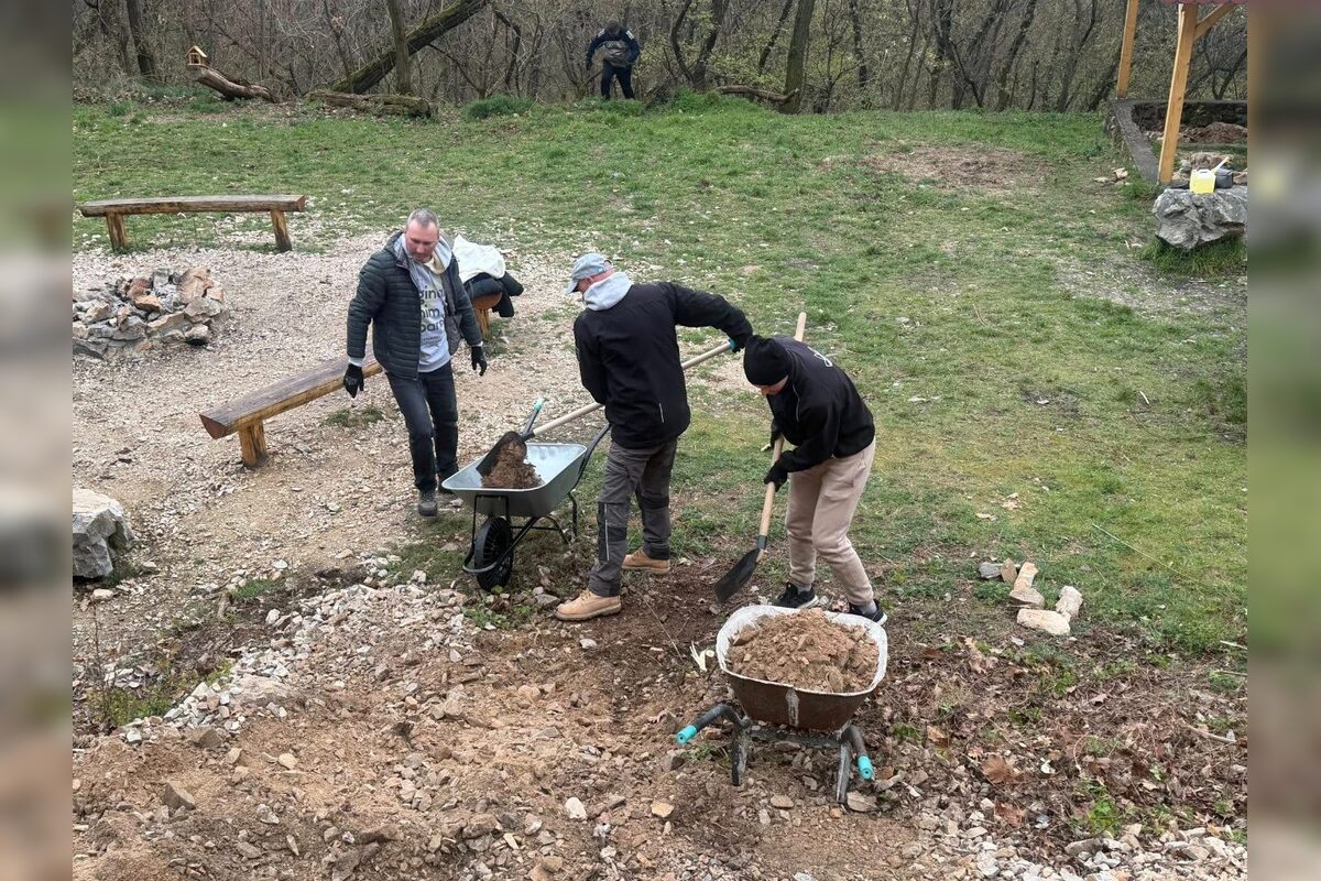 FOTO: Lokalita Malá Skalka v Zoborských vrchoch prechádza revitalizáciou, foto 7