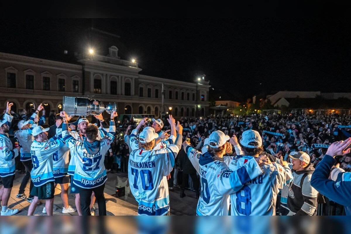 FOTO: HK Nitra pozýva na oslavy titulu: Amfiteáter zaplnia fanúšikovia, foto 12