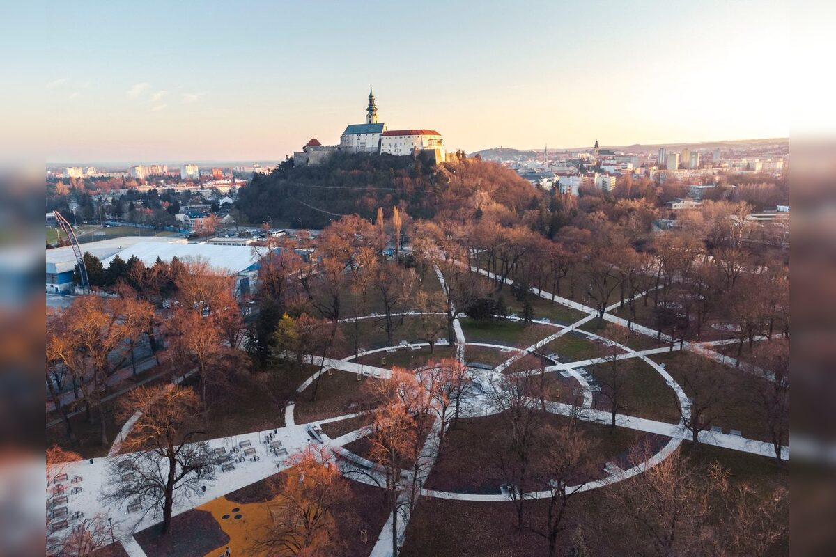 FOTO: Žabia fontána v Nitre opäť funguje, mesto chystá oslavy v parku, foto 5