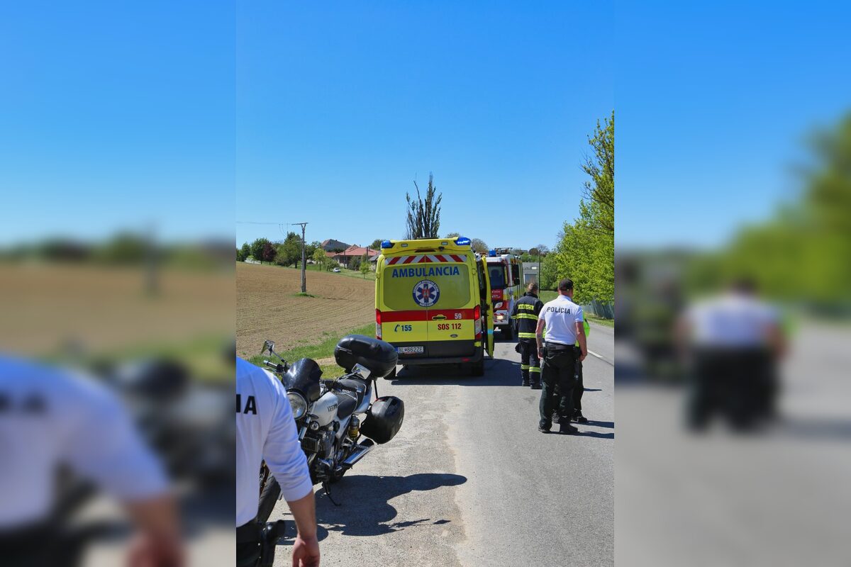 FOTO: Dopravná akcia v Nitrianskom kraji zameraná na porušenia zákona vodičmi motocyklov, foto 1