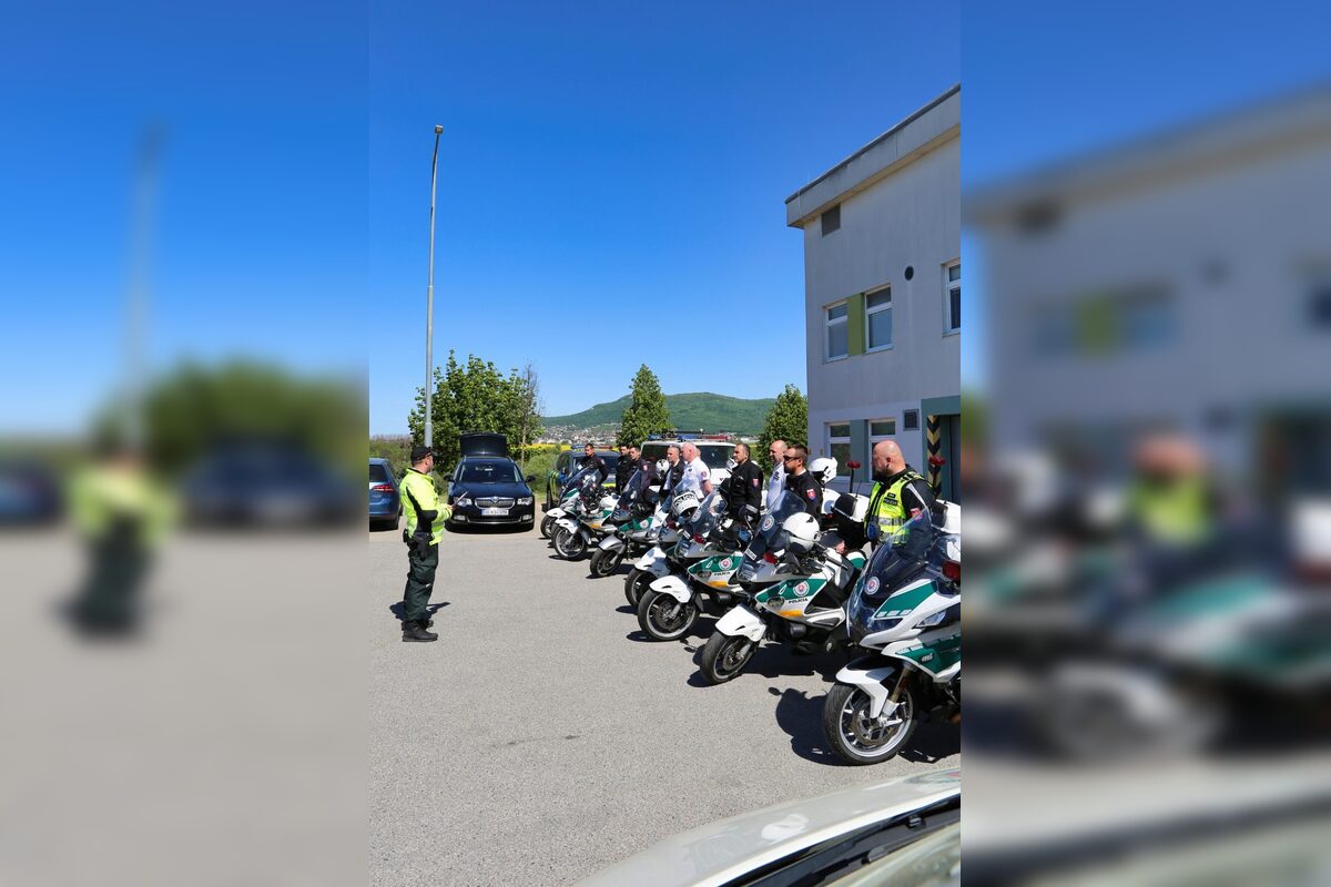 FOTO: Dopravná akcia v Nitrianskom kraji zameraná na porušenia zákona vodičmi motocyklov, foto 7