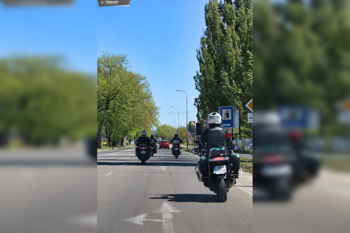 FOTO: Dopravná akcia v Nitrianskom kraji zameraná na porušenia zákona vodičmi motocyklov, foto 8