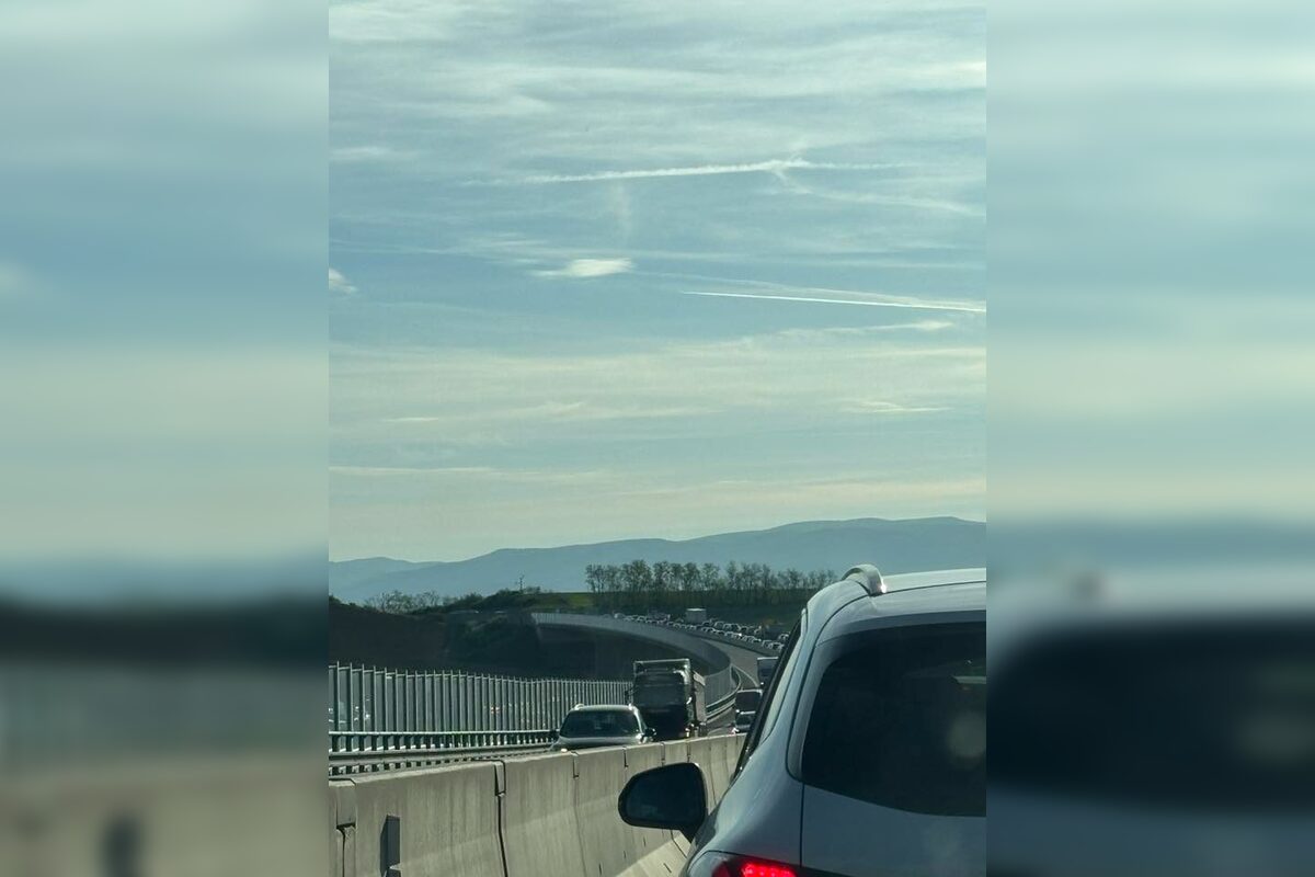FOTO: Na R1 pred Beladicami došlo k zrážke, tvoria sa kolóny, foto 2