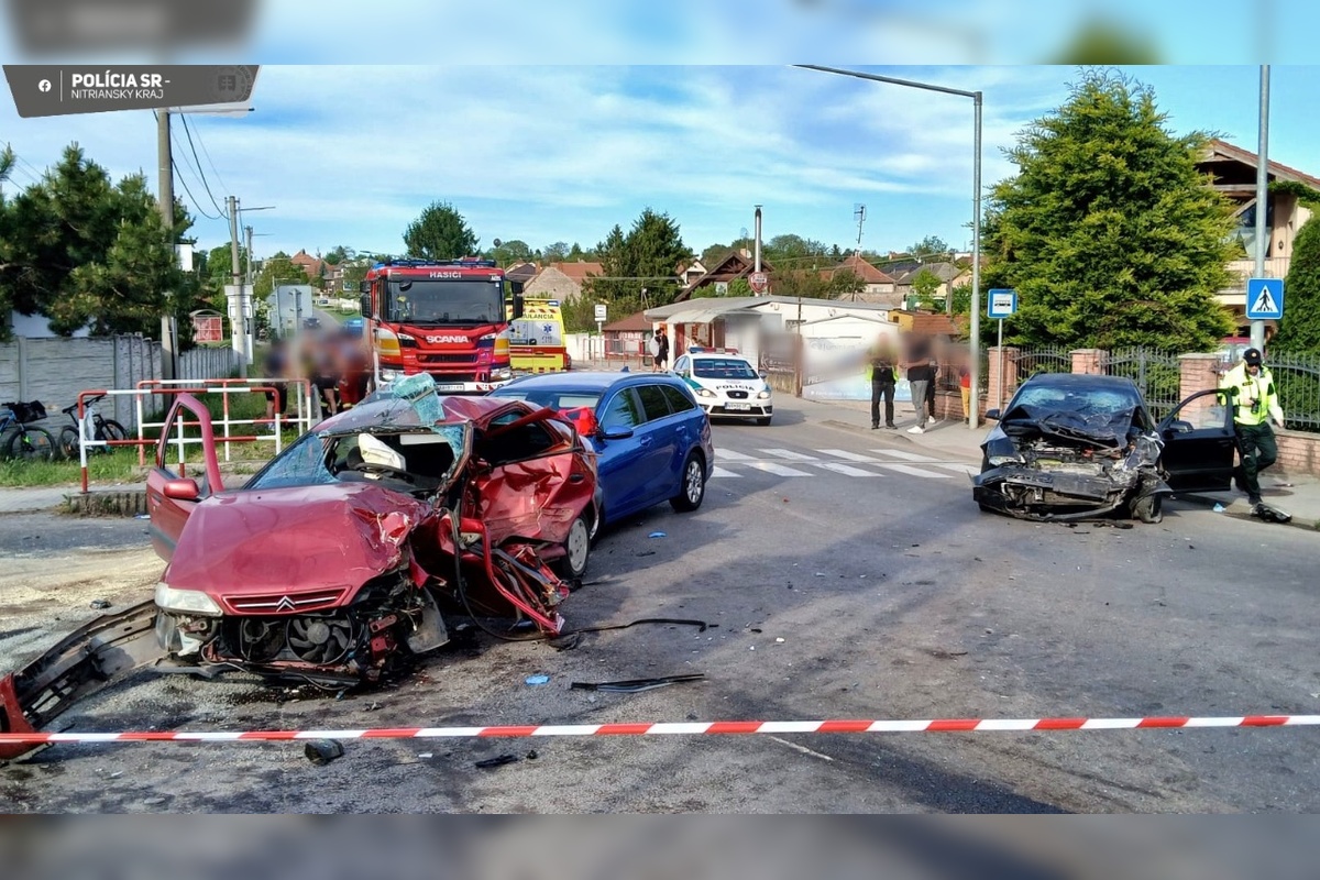 FOTO: Tragická nehoda troch áut pri Nitre pripravila o život 76-ročného muža, foto 2