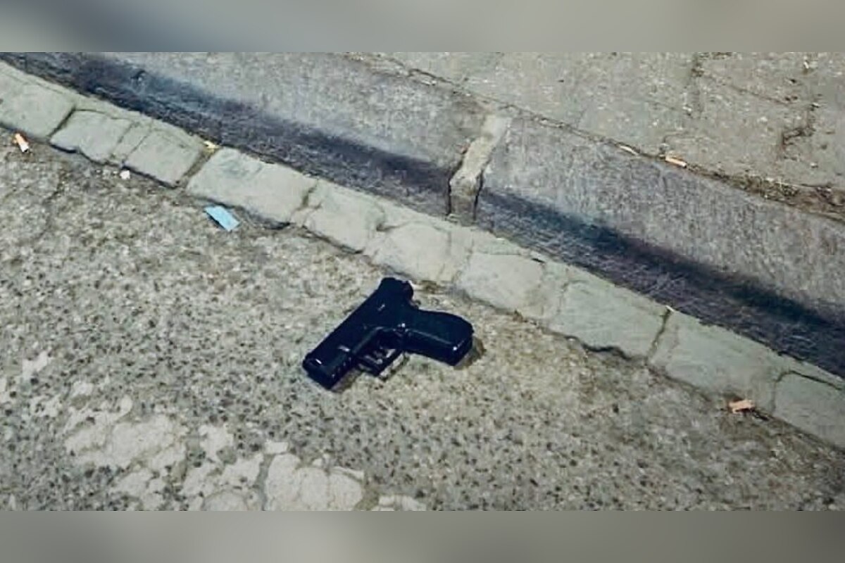 FOTO: Na Mostnej v Nitre zasahovala polícia, dvaja muži boli ozbrojení , foto 3