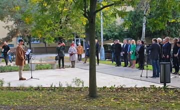 FOTO: Obnovený park Sándora Petőfiho v Komárne