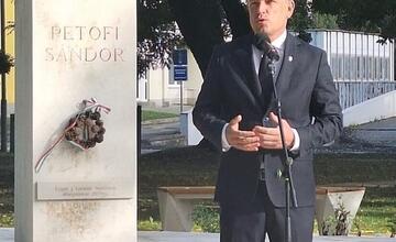 FOTO: Obnovený park Sándora Petőfiho v Komárne