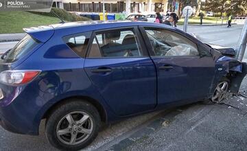 FOTO: Opitá vodička v Nitre narazila do troch áut a lampy