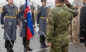 FOTO: Slávnostné privítanie vojakov a vojačiek zo zahraničných misií v Leviciach