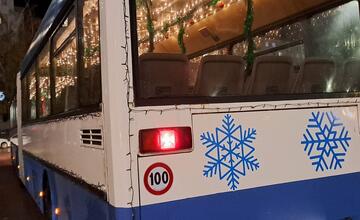 FOTO: Vianočný autobus v Topoľčanoch