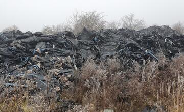 FOTO: Nelegálna skládka odpadu pri Galante