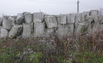 FOTO: Nelegálna skládka odpadu pri Galante