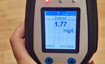 FOTO: Opitý vodič sa policajtom vyhrážal, že ich vyzlečie z uniforiem