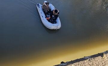 FOTO: Sonarom prehľadali rieku Nitra, pátrali po nezvestnej Márii