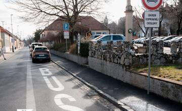 FOTO: Kasalova ulica v Nitre prešla rekonštrukciou  