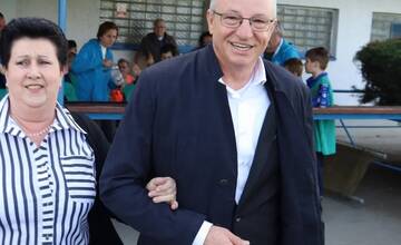 FOTO: FK Slovan Duslo Šaľa sa krásne rozlúčil s pani upratovačkou, ktorá odišla do dôchodku