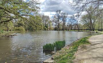 FOTO: Kaštieľ Tovarníky je na predaj. Stačí sa dohodnúť na cene a môžete si žiť ako kráľ