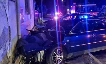 FOTO: Čelná zrážka dvoch áut v Tvrdošovciach