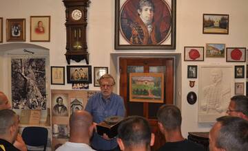 FOTO: Odsúdení opustili brány ústavu v Želiezovciach a išli na exkurziu