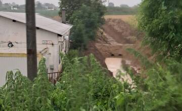 FOTO: Domy v Kyneku pri Nitre sú opäť pod vodou, už tretíkrát za mesiac