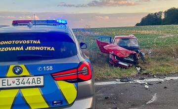 FOTO: Vážna nehoda dvoch áut pri Krvavých Šenkoch neďaleko Nitry
