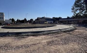 FOTO: Výstavba nového kruhového objazdu v Šali už pokročila