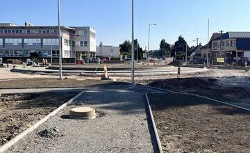 FOTO: Výstavba nového kruhového objazdu v Šali už pokročila