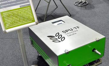 FOTO: technická fakulta SPU v Nitre získala cenu Zlatý kosák za inovatívny prístroj