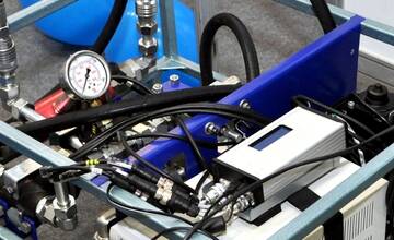 FOTO: technická fakulta SPU v Nitre získala cenu Zlatý kosák za inovatívny prístroj