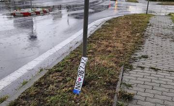 FOTO: Nitra bola počas búrky opäť pod vodou, silný vietor lámal stromy 