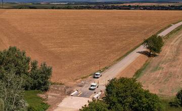 FOTO: Takto vyzerá rozostavá cesta I/51 medzi Golianovom a Vrábľami