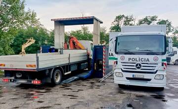 FOTO: Kontrola nákladných vozidiel v obci Bajč 26. septembra