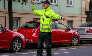 FOTO: Polícia na cestách kontroluje vodičov, či pustia slepých cez priechod