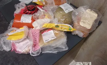 FOTO: Inšpektori kontrolovali predajne potravín. Okrem plesne a špiny našli aj larvy v treske