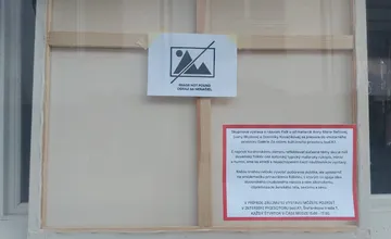 FOTO: Galéria v centre Nitry stiahla kontroverznú výstavu, pobúrila časť miestnych